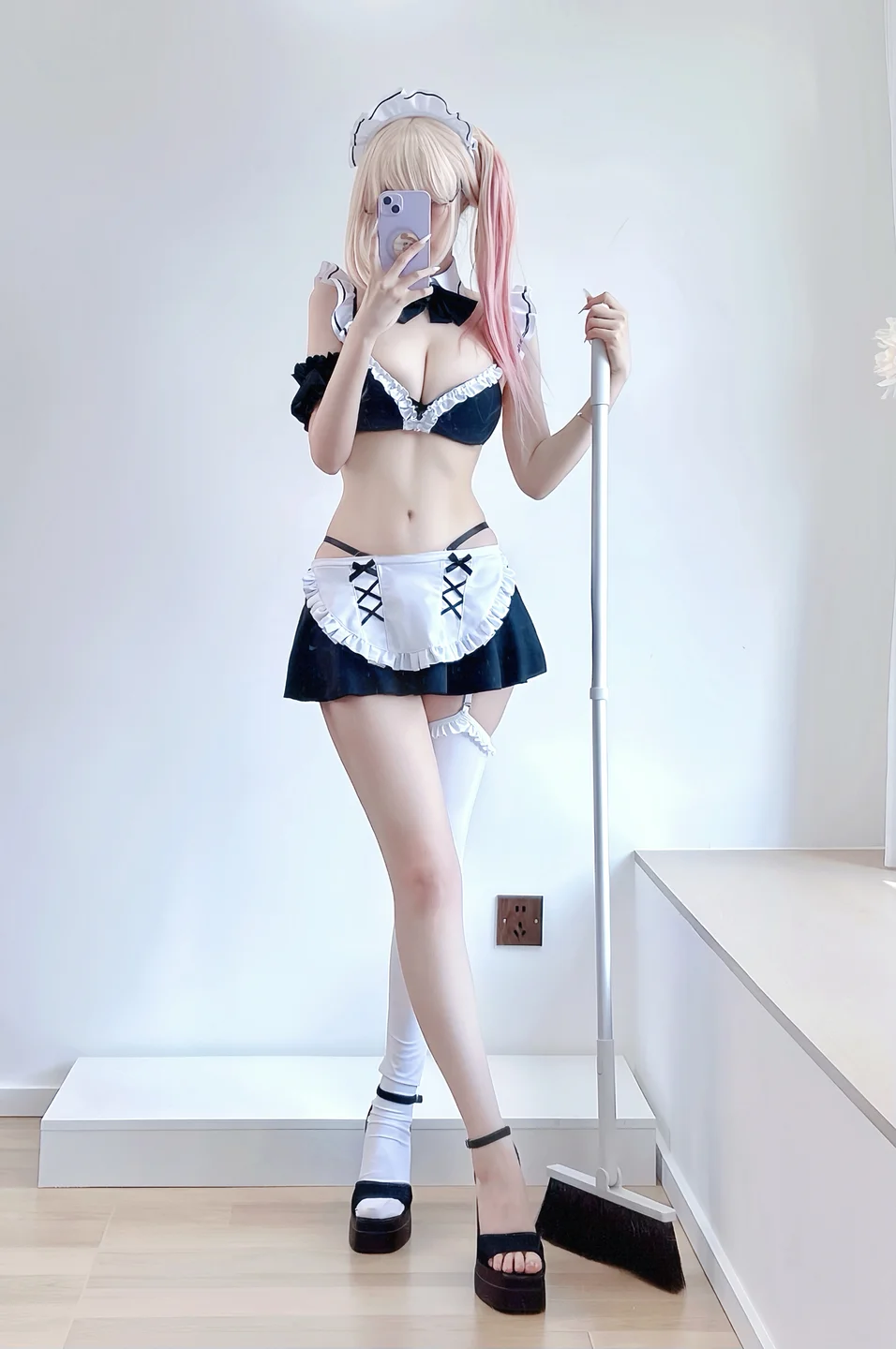 白银81 - Maid Marin [62P-171MB] tg@simisebaisi 【丝足阁】058.webp